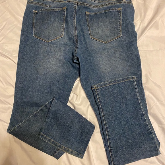 EUC Daisy Fuentes denim jeans. Size 12. - Picture 5 of 8